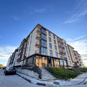 Героїв Крут вул., 10