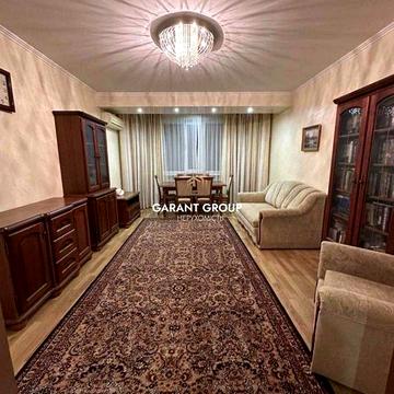 Продається двокімнатна квартира з ремонтом технікою та меблями