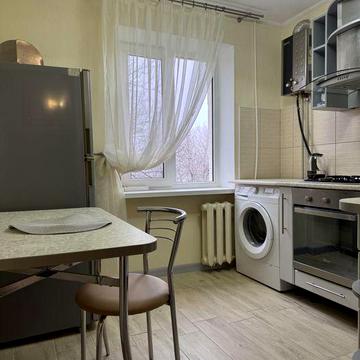 Продаеться 1 к квартира  пр. Александра Поля , 90 а