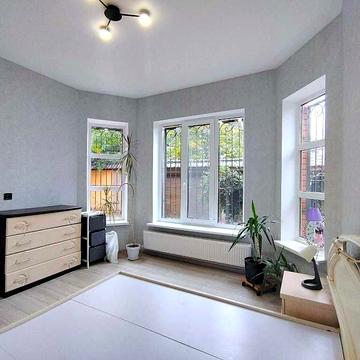 Квітнева вул.