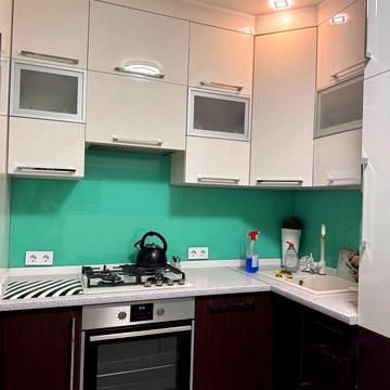 Практична вул., 4