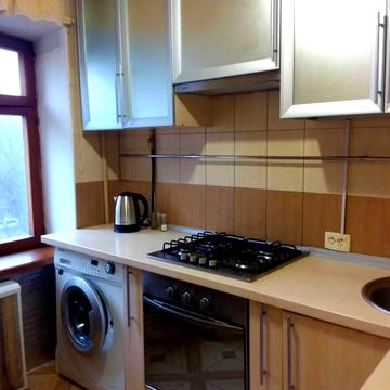 вул.Вишгородська 44. Здам гарну 1 кім.квартиру, поряд парк