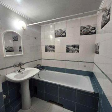 продам двокімнатну квартиру біля   парку "Софіївка"