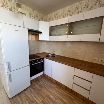 Михайлівська, 8