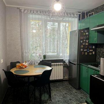 VPПродаж 2К  Квартира, вул. Відінська