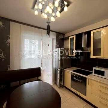 Продам 1 к.квартиру Ахматової Григоренко Дарницький р-н Метро Позняки