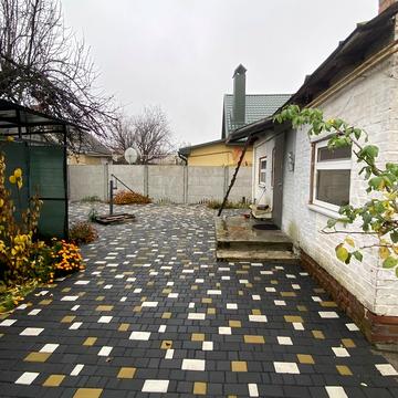 Зарічна вул.