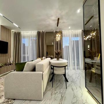 24 Серпня вул., (Будинок 1)