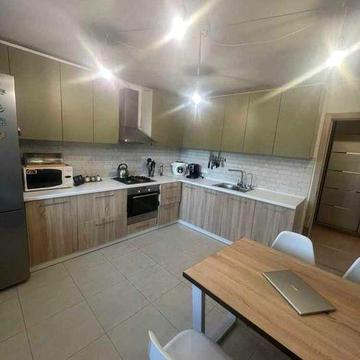 Продаж 1к кв. 50м2. 3/9 пов. Індив. опал. вул. Сінна  Новобудова№18031