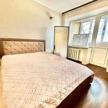 Продається 1-кімнатна квартира з ремонтом вул. Симферопольська, 11.