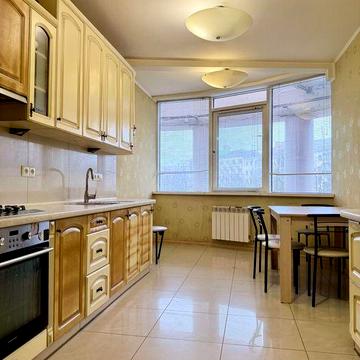 Оренда 6к, Центр, Соборності 50, велика 174м2