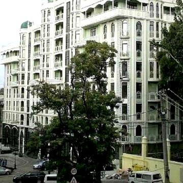 Продам 1- ком. ЖК Шах-Наме. Центр. Военный спуск. 66 кв.м