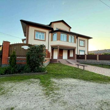 Продаж квартири, ділянка у подарунок