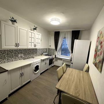 Драгоманова вул., 22