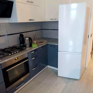 Здається в оренду довгостроково квартира-студія Бродівська 53