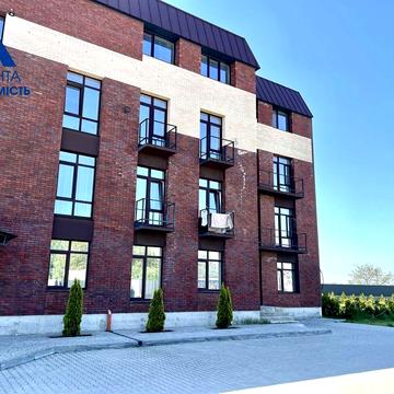 3-кімнатна квартира з автономним опаленням у зданому цегляному будинку