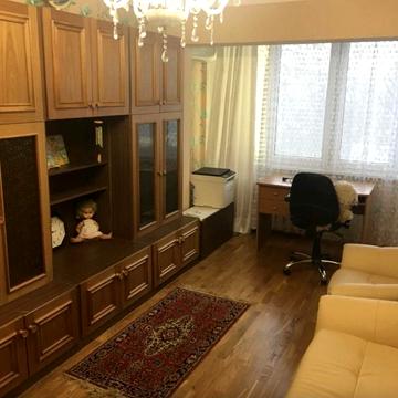 Володимира Івасюка просп. (Героїв Сталінграду), 15-Б