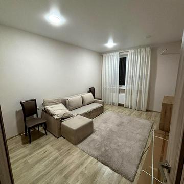 Академіка Сахарова вул., 16