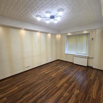 Раїси Окіпної вул., 5