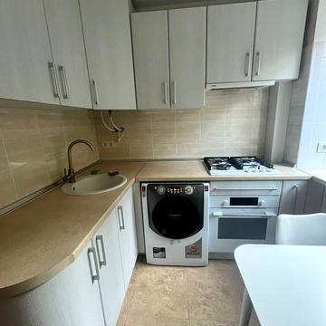 Романа Шухевича вул. (Курчатова), 13