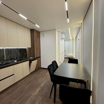 Юліана Пелеша вул., 1