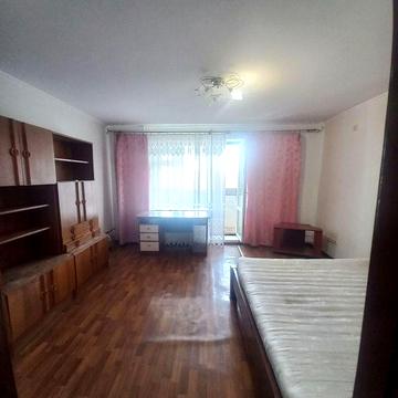 Продам 2х комнатную Героев обороны 3 этаж , газ