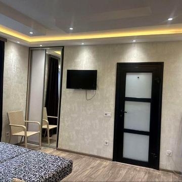 1к кВ Ахматової 15, позняки в новобудові