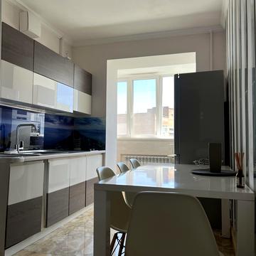 Івана Мазепи вул. (Січневого Повстання), 12-Б