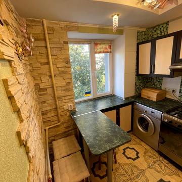 Науки просп. (Леніна), 39