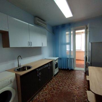 Старонаводницька вул., 8