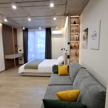 Євгена Коновальця вул., 37-А