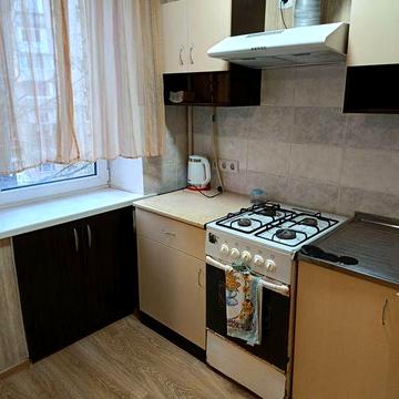 Квартира  в хорошем районе города . Развита инфроструктура