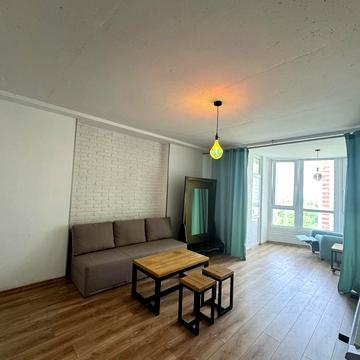 Анни Ахматової вул., 22