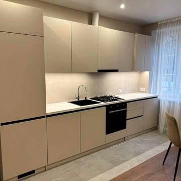 Героїв Крут вул. (Комунарів), 4/1