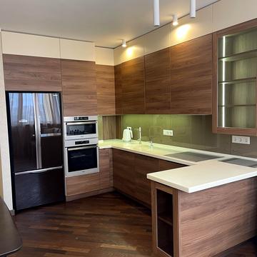 Сімї Кульженків вул. (Петра Дегтяренка), 35