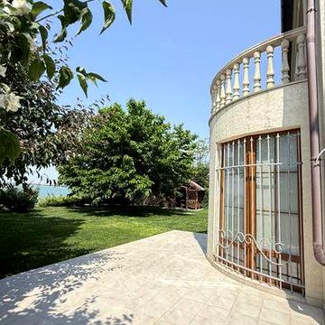 Дом на первой линии моря в РК тартус