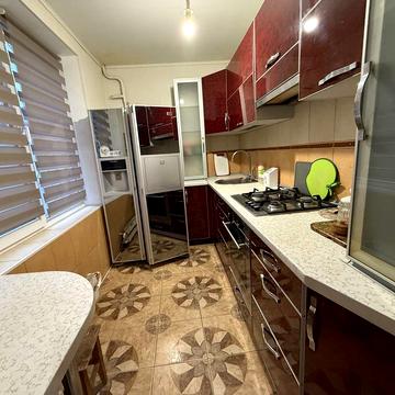 Сдам 3 комнатную квартиру метро Героев Труда