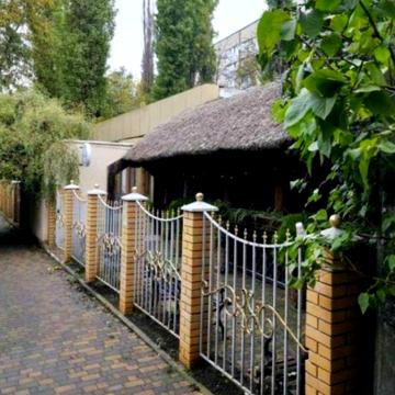 Академіка Корольова вул., 29/1