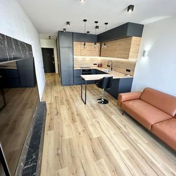 Дніпровська набережна вул., 18-А