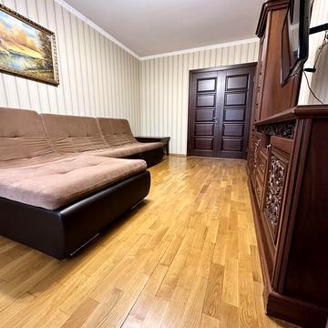 Полтавська вул., 10