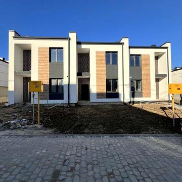 Продаж котеджа з газом та підключеними міськими комунікаціями