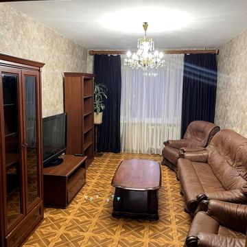 Євгена Чикаленка вул., 44/1