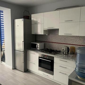 Високовольтна вул., 14