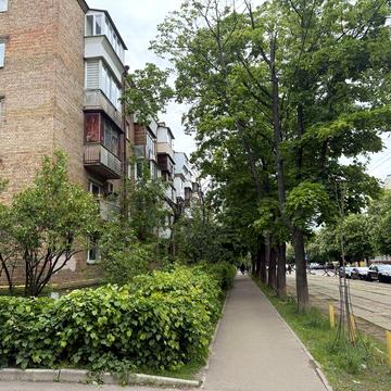 Продам 2к квартира,Дегтярівська,метро