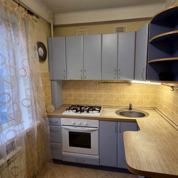 Межова вул., 15