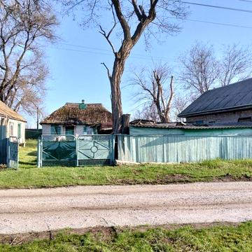 Продам дом с участком в селе Ивановка