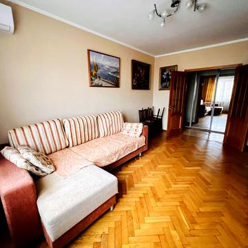 Свободи просп., 1-а