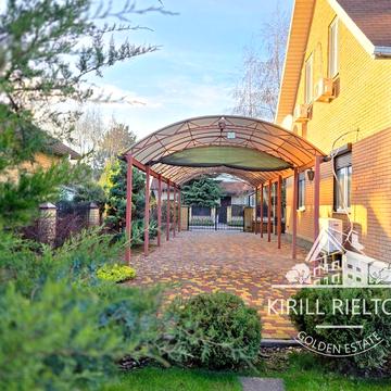 В коттеджном городке «Золотые Ключи» сдается двухэтажный дом