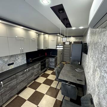 Луговська вул., 255