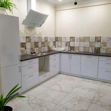 Центральна, 29